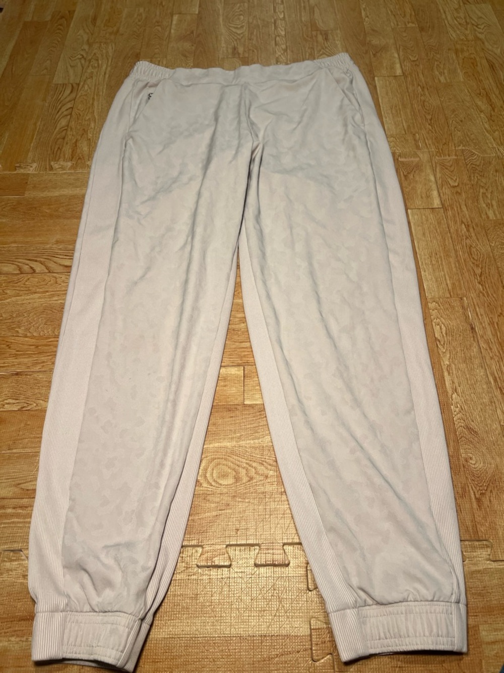 Athleta Animal Print Joggers‎ Size 12 White Textured Athletic Pants